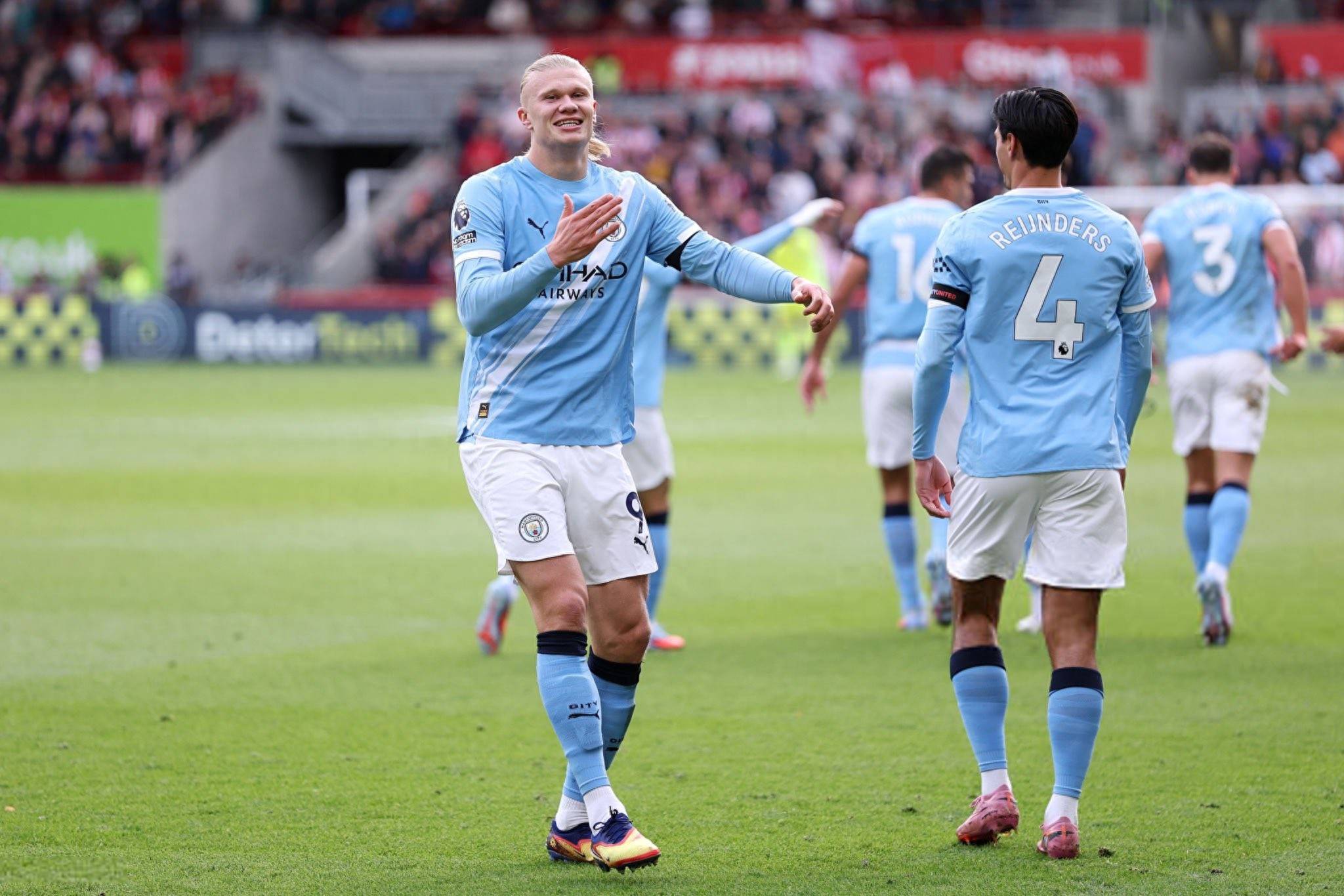 打满12分钟！怀特首节投篮10中5，得到12分2篮板2助攻（怀特首节打满12分钟，10投5中贡献12分2篮板2助攻）