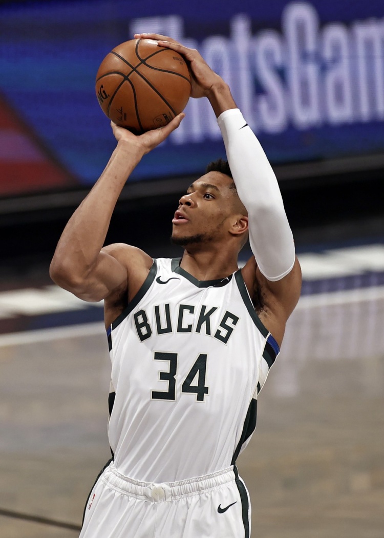 三分 0 中 6，却依然赢球