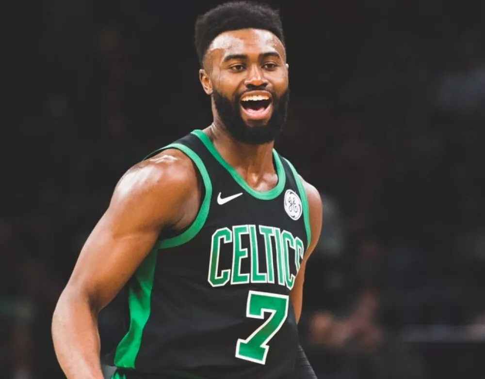 邮报：爱尔兰U19女足比赛前，现场却误放了英国国歌（邮报：爱尔兰U19女足赛前现场误播英国国歌）