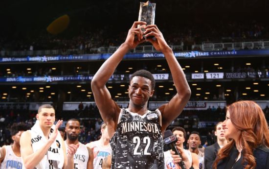 历史上中锋20分+10助攻场次：约基奇165次断档领跑（NBA史上中锋20+分10助攻次数榜：约基奇以165场遥遥领先）