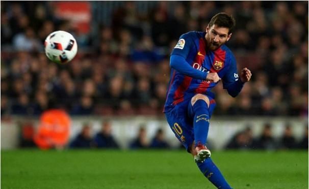 汉堡2-1斯图加特，法比奥-维埃拉破门，格拉策尔建功（法比奥-维埃拉破门、格拉策尔建功，汉堡2-1击败斯图加特）