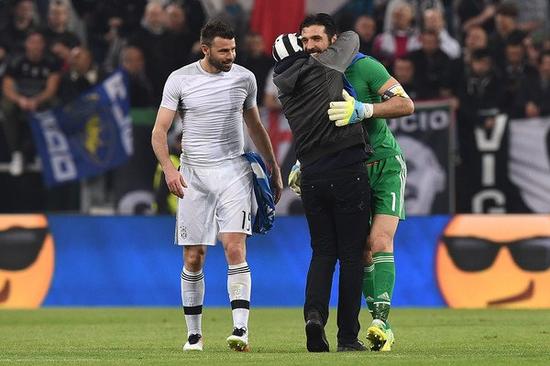 拜仁在联赛71次战胜斯图加特，创造德甲最多胜场纪录