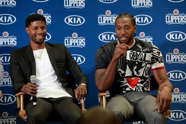 巴媒：奥斯卡近期饱受伤病困扰，他正考虑与圣保罗解约并退役（巴西媒体：因伤病困扰，奥斯卡或将与圣保罗解约并选择退役）