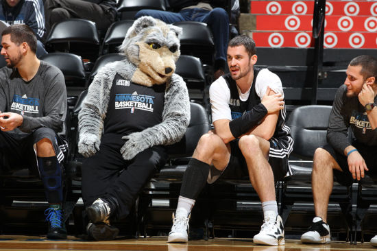 TA：谢什科已退出斯洛文尼亚国家队名单，膝伤还在继续评估（TA：谢什科因膝伤无缘本期斯洛文尼亚国家队，伤情仍在评估）